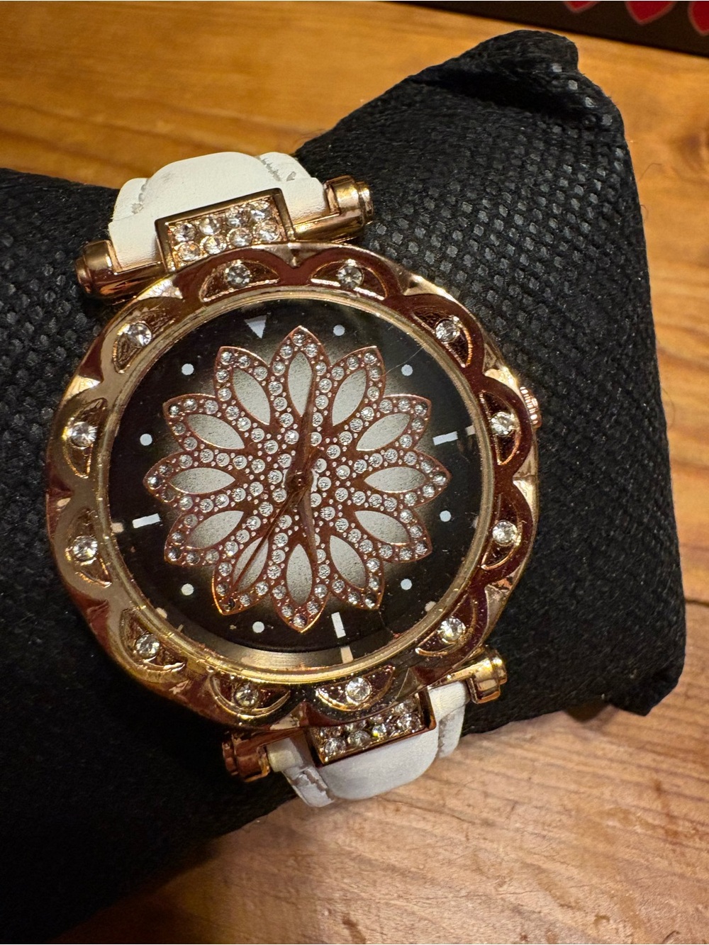 Elegant Rose Gold and White Women's Watch with Crystal Floral Dial NIB - Picture 11 of 12